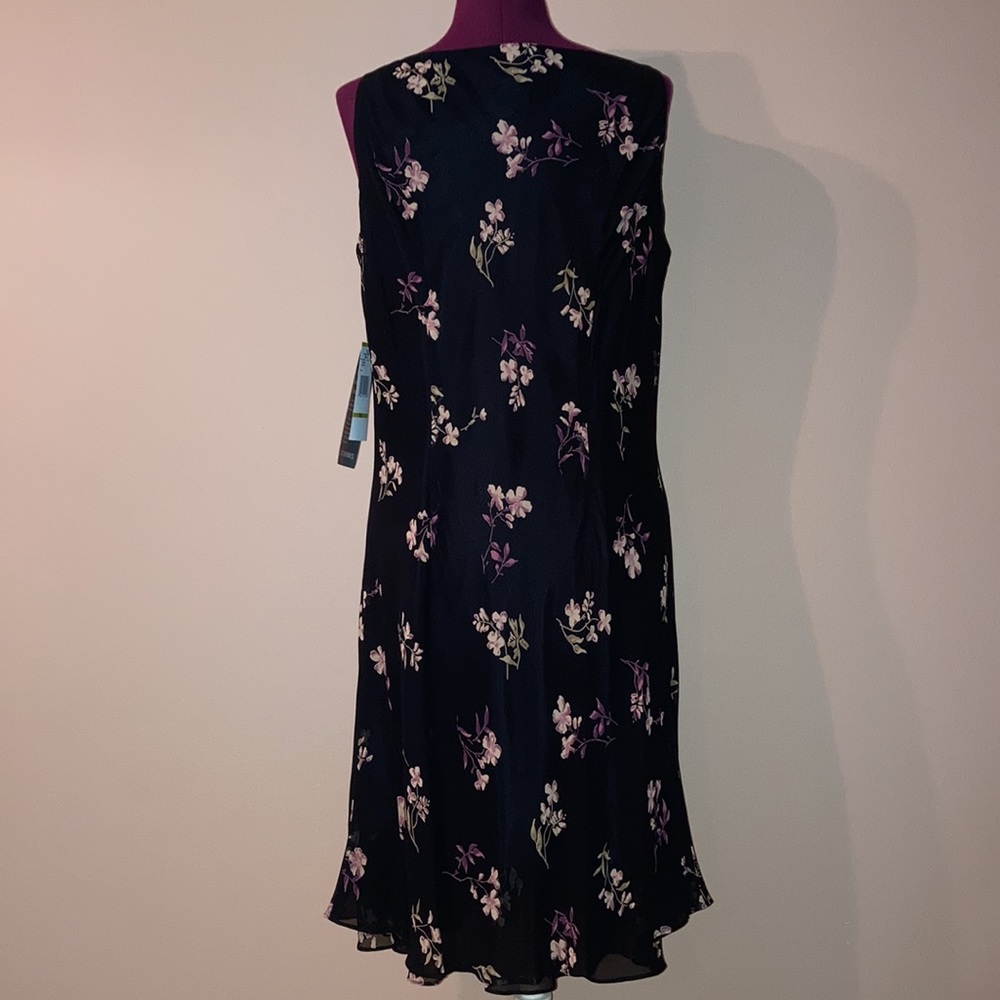 Women’s sleeveless floral dress - Picture 7 of 8